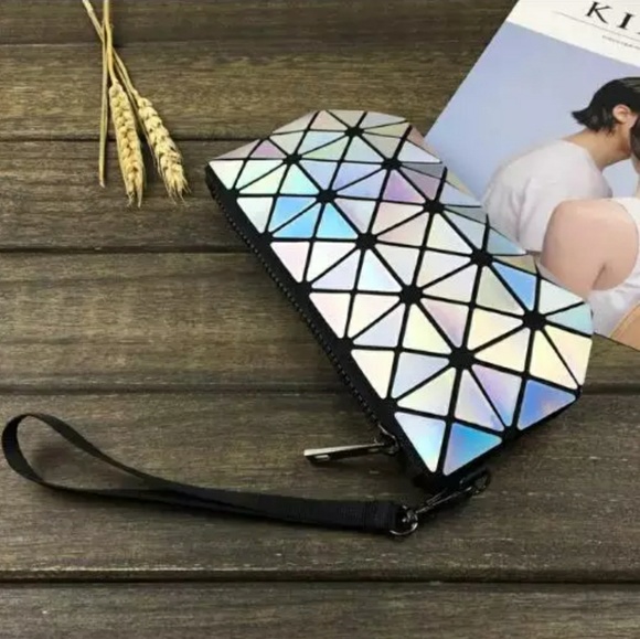 Geometric Wristlet - Picture 3 of 5